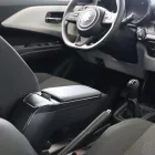 RATI Cotieră ARMSTER 2 SUZUKI SWIFT 2024- cu frână de mână manuală [negru,piele vegană]