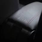RATI Cotieră ARMSTER 3 CITROEN E-C3 AIRCROSS 2024-  [negru,piele,cusături roşii]